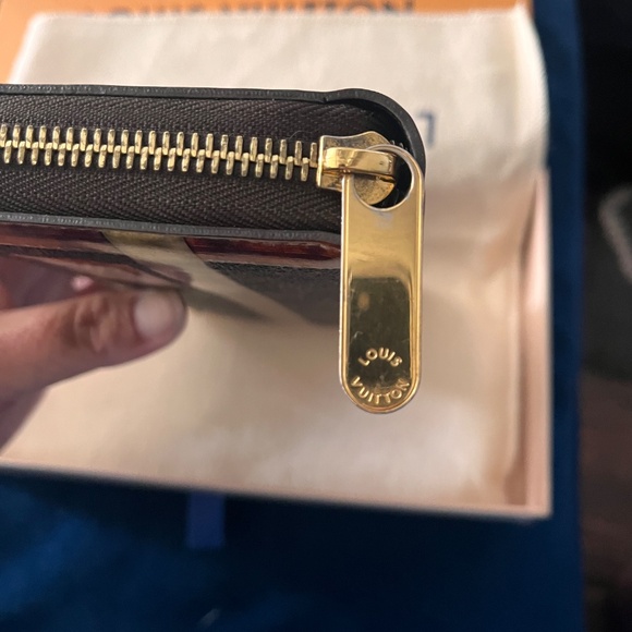 💎💎💯% AUTHENTIC 💎💎.    Louis Vuitton Wallet - Picture 2 of 8